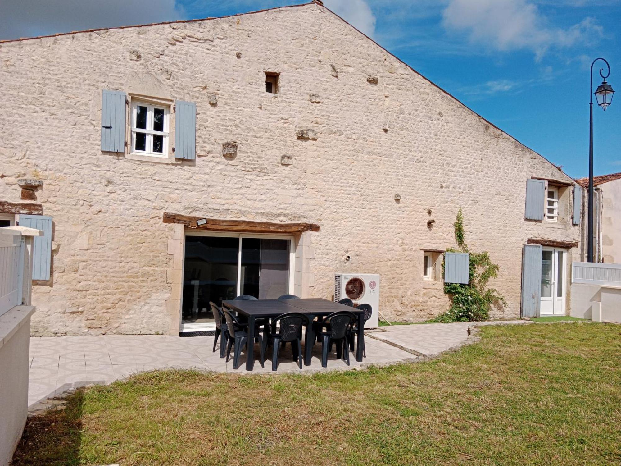 La Grange Pyratelle Villa Puyravault  Exterior foto